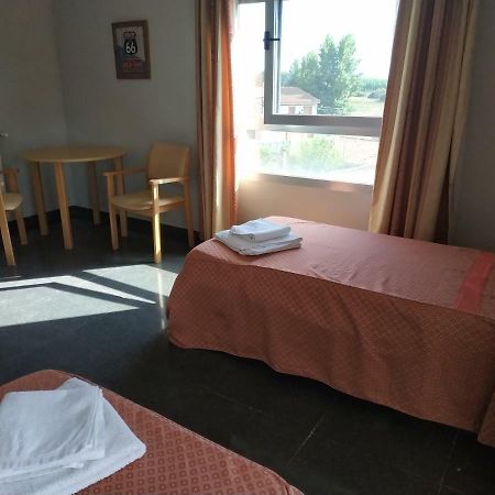 מלון Fuentes Claras Hostal Restaurante La Concordia מראה חיצוני תמונה