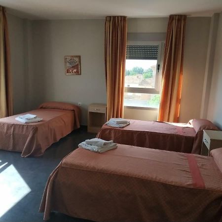 מלון Fuentes Claras Hostal Restaurante La Concordia מראה חיצוני תמונה