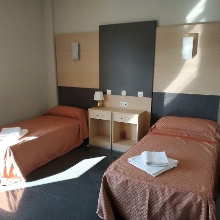 מלון Fuentes Claras Hostal Restaurante La Concordia מראה חיצוני תמונה