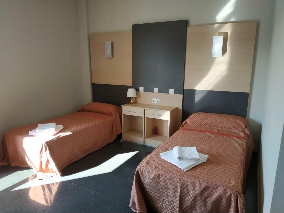 מלון Fuentes Claras Hostal Restaurante La Concordia מראה חיצוני תמונה