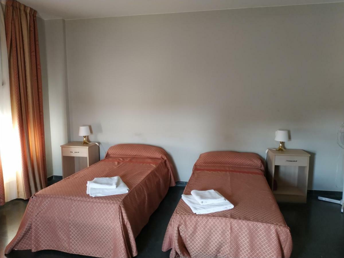 מלון Fuentes Claras Hostal Restaurante La Concordia מראה חיצוני תמונה