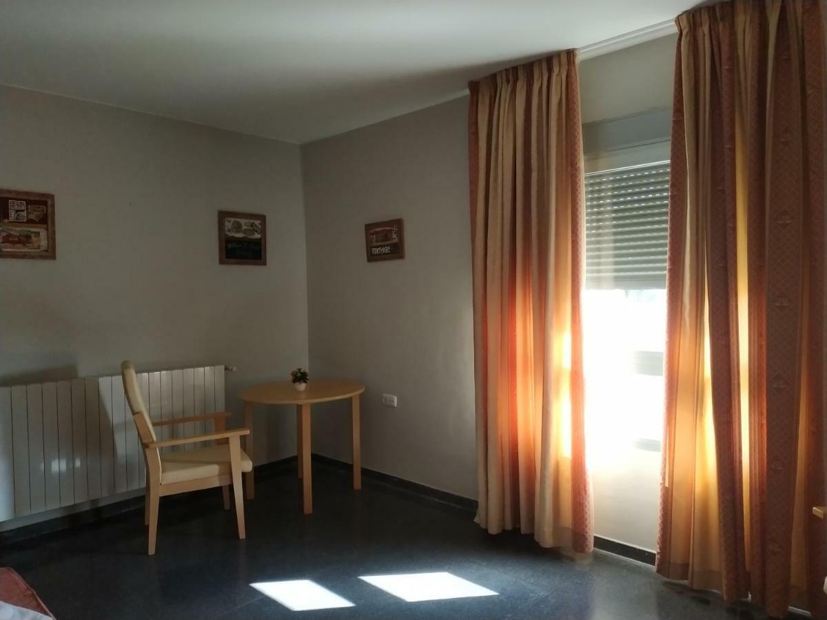 מלון Fuentes Claras Hostal Restaurante La Concordia מראה חיצוני תמונה